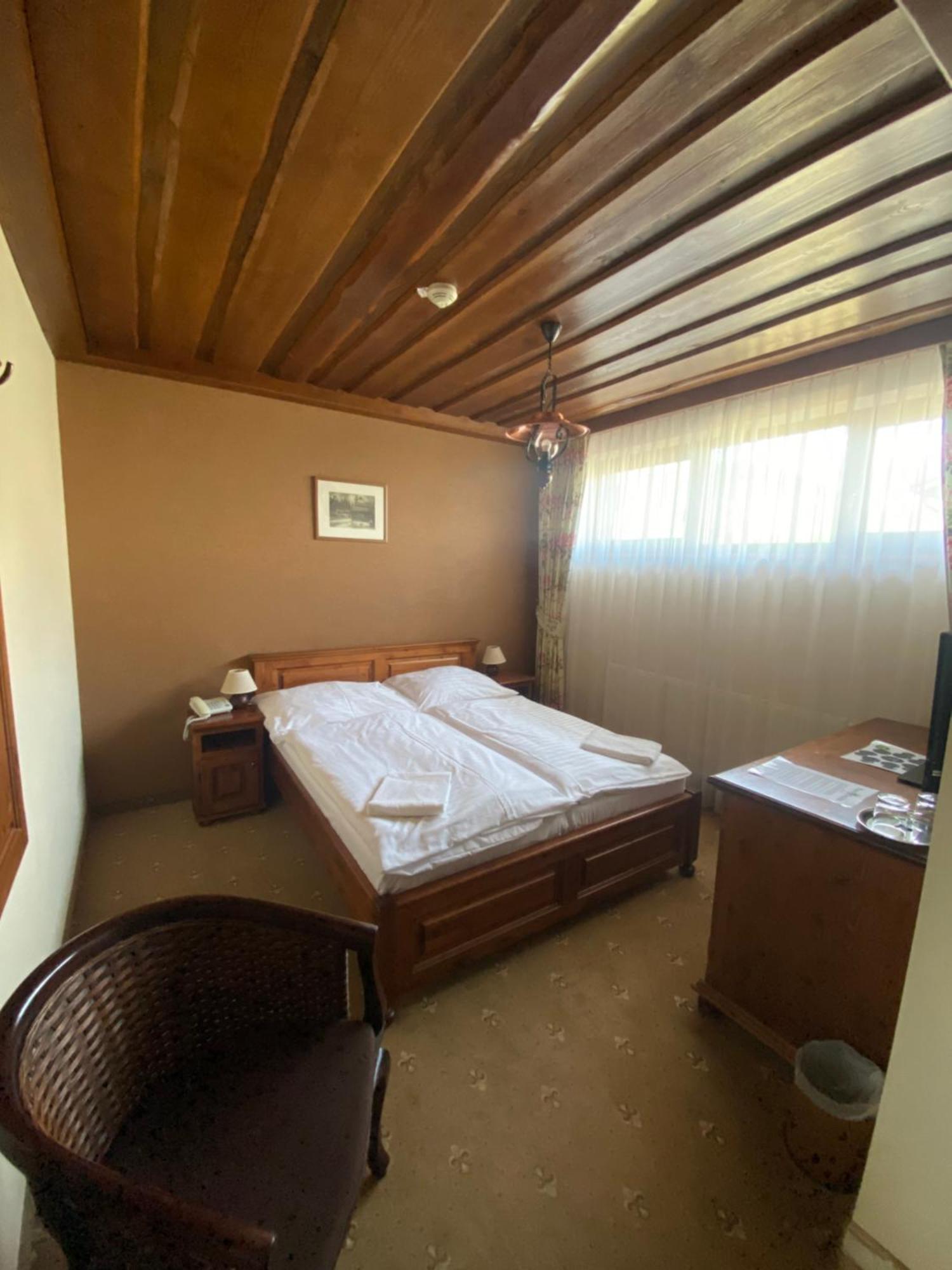 Horsky Hotel Encian Доновали Екстер'єр фото