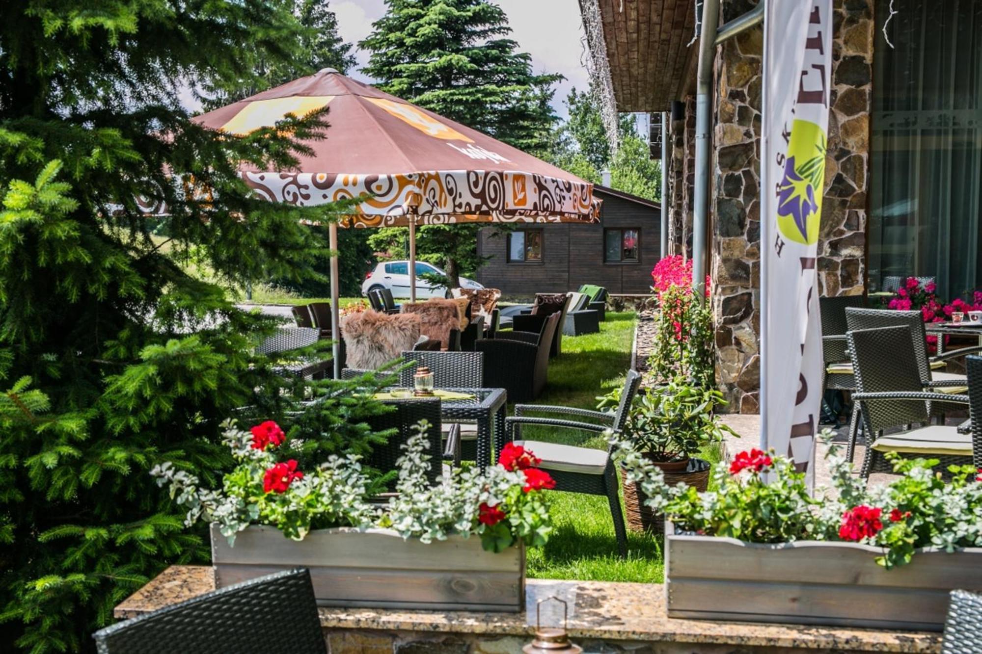 Horsky Hotel Encian Доновали Екстер'єр фото